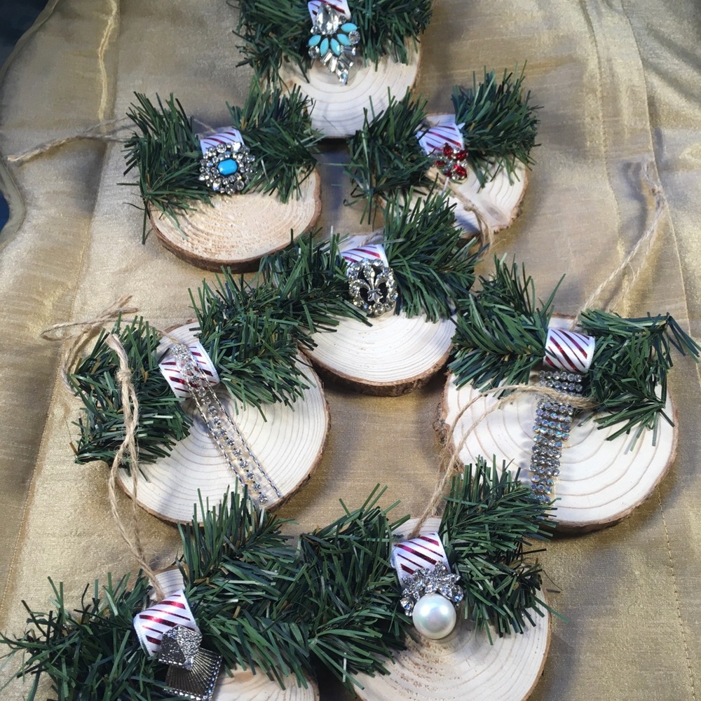 Posh farmhouse tree decor